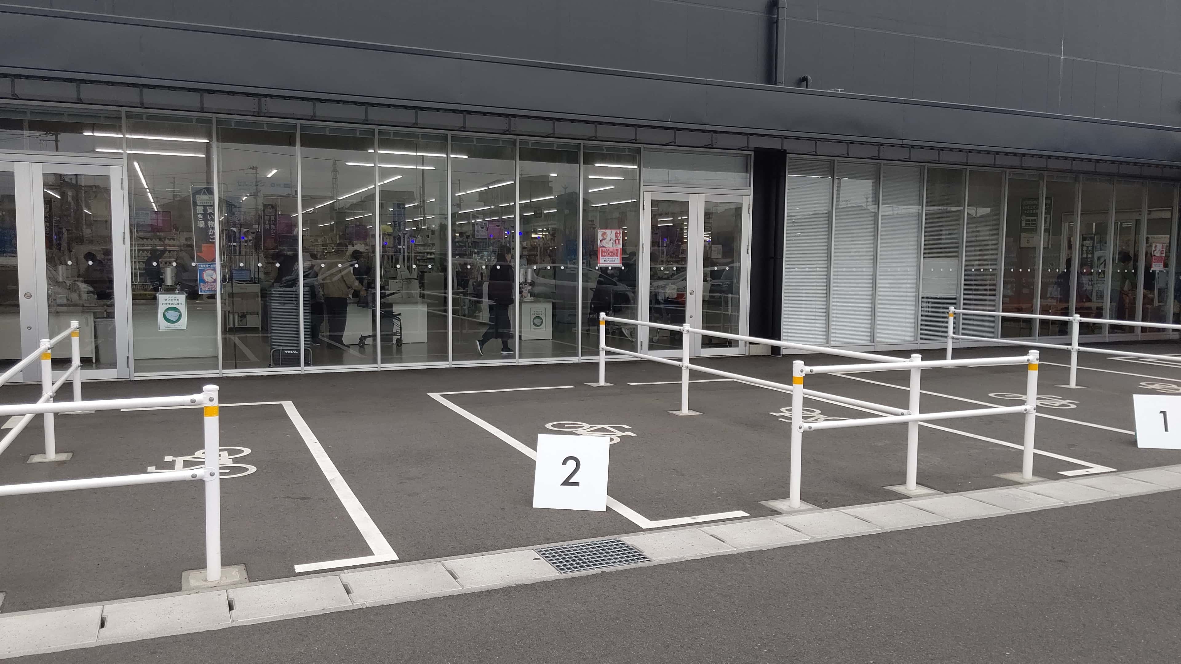 キッチンカー、食物販、プロモーションの出店が可能な「Ⓕ 屋外キッチンカースペース」