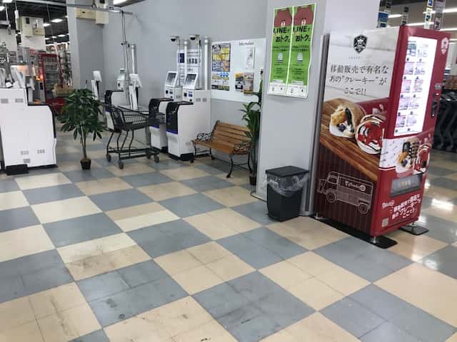 食物販やPR活動に最適な店内1Fレジアウト入口側のイベントスペース