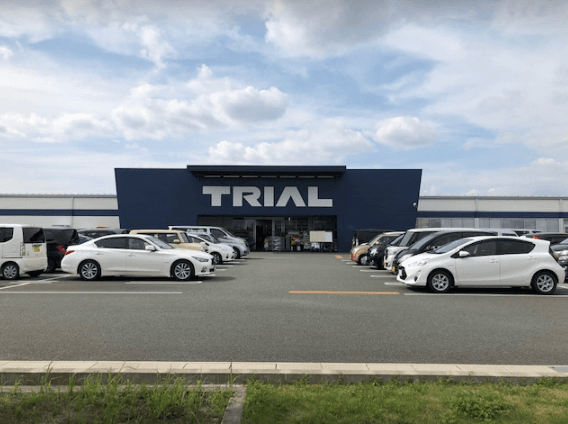 キッチンカーの出店が可能な屋外スペースⒷキッチンカースペース【入口正面右側】1