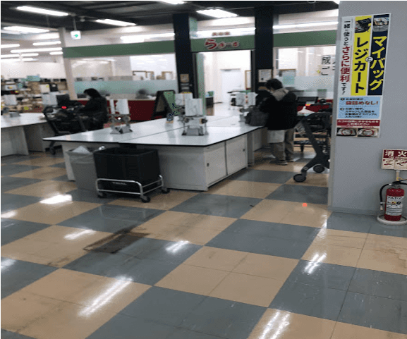 食物販やPR活動に最適な店内1Fレジアウト サービスカウンター側