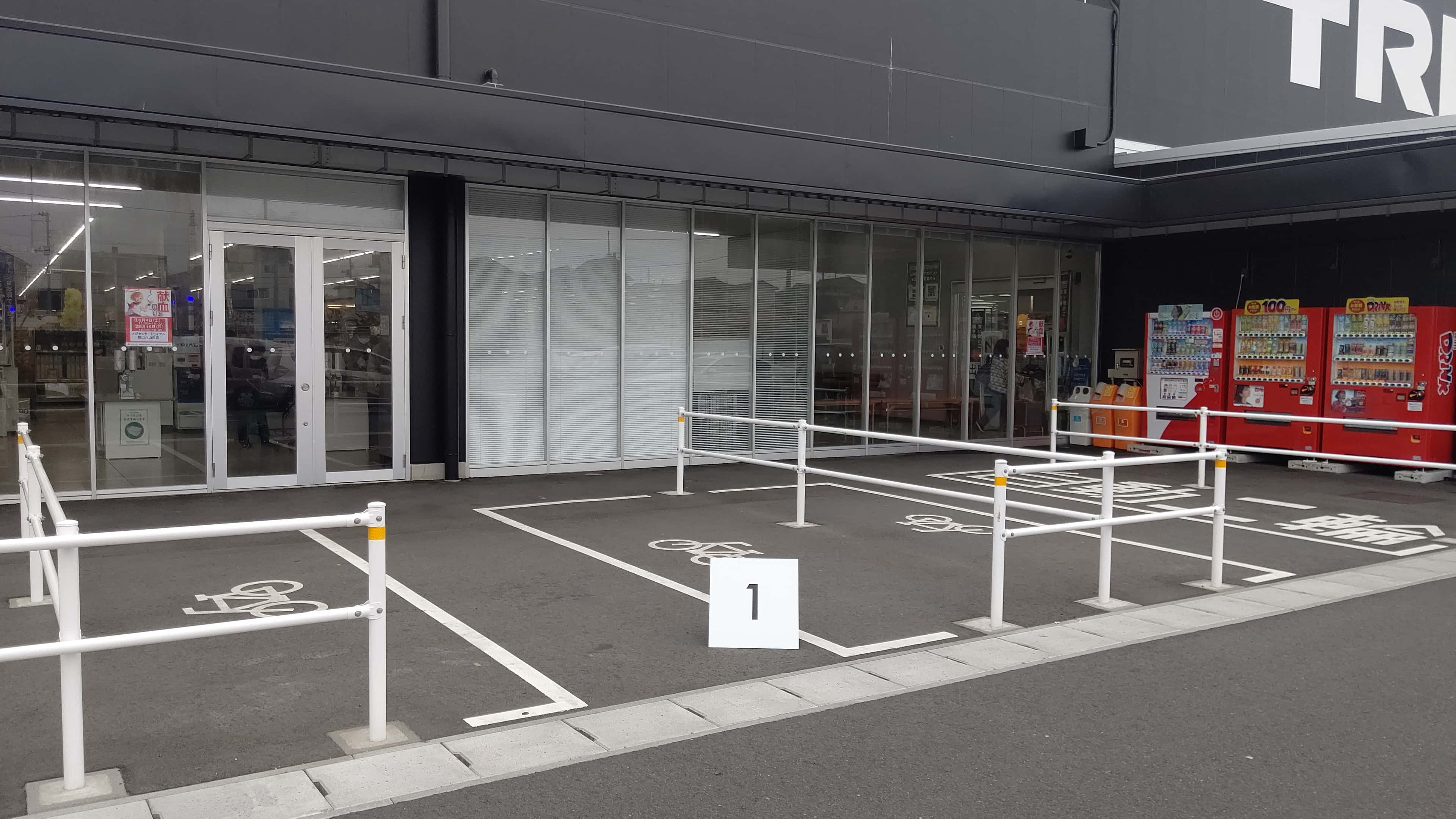 キッチンカー、食物販、プロモーションの出店が可能な屋外スペース①