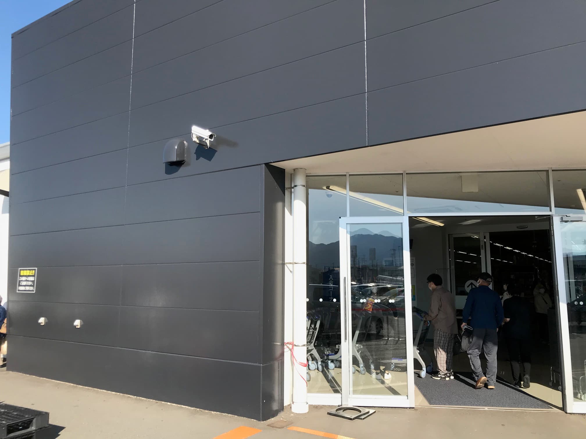 食物販の出店や 販促プロモーションが可能な『【正面左側】Ⓐ 屋外 催事/マルシェスペース』2