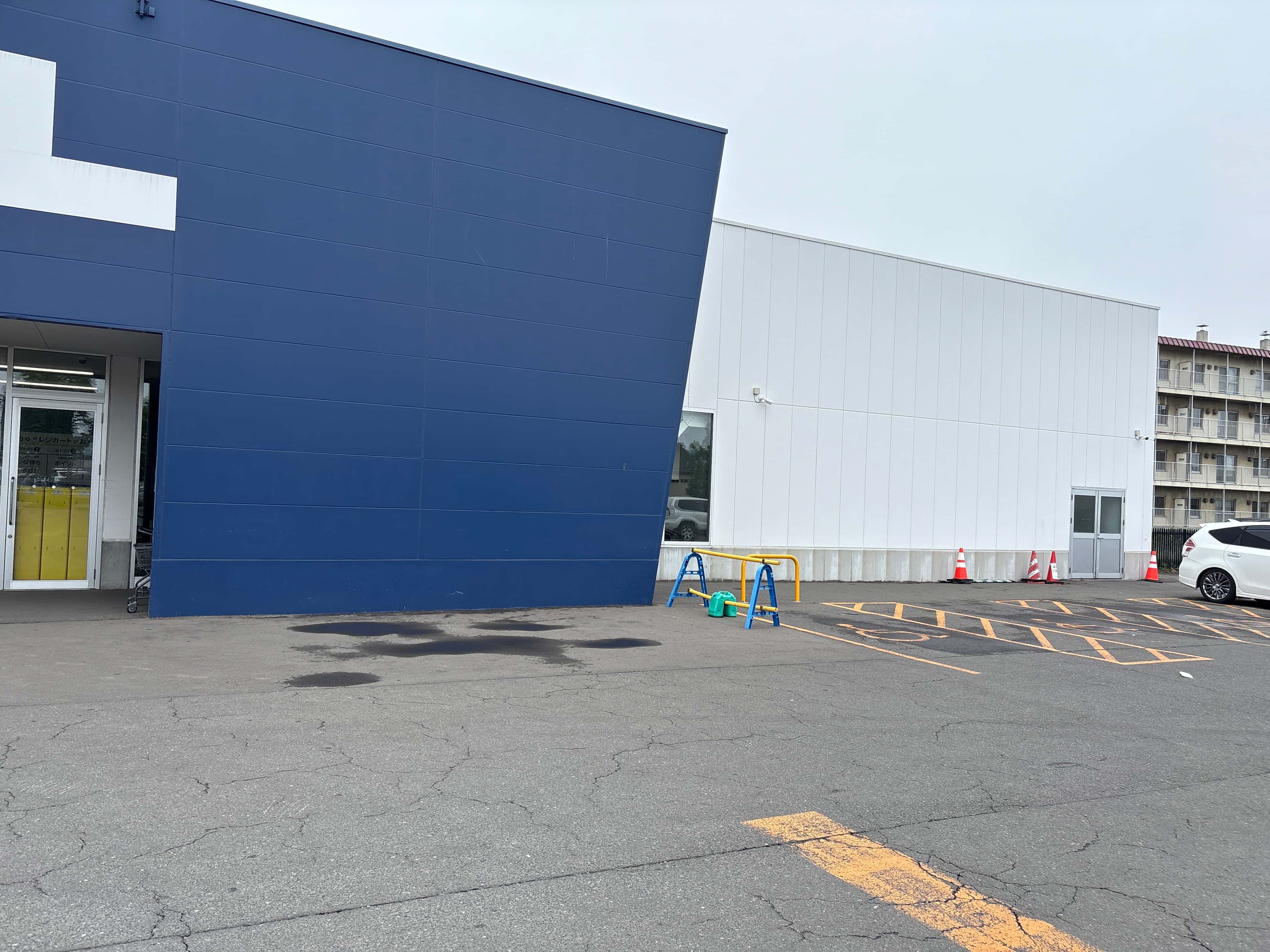 キッチンカー出店限定/屋外 Ⓐキッチンカースペース【入口正面右側】