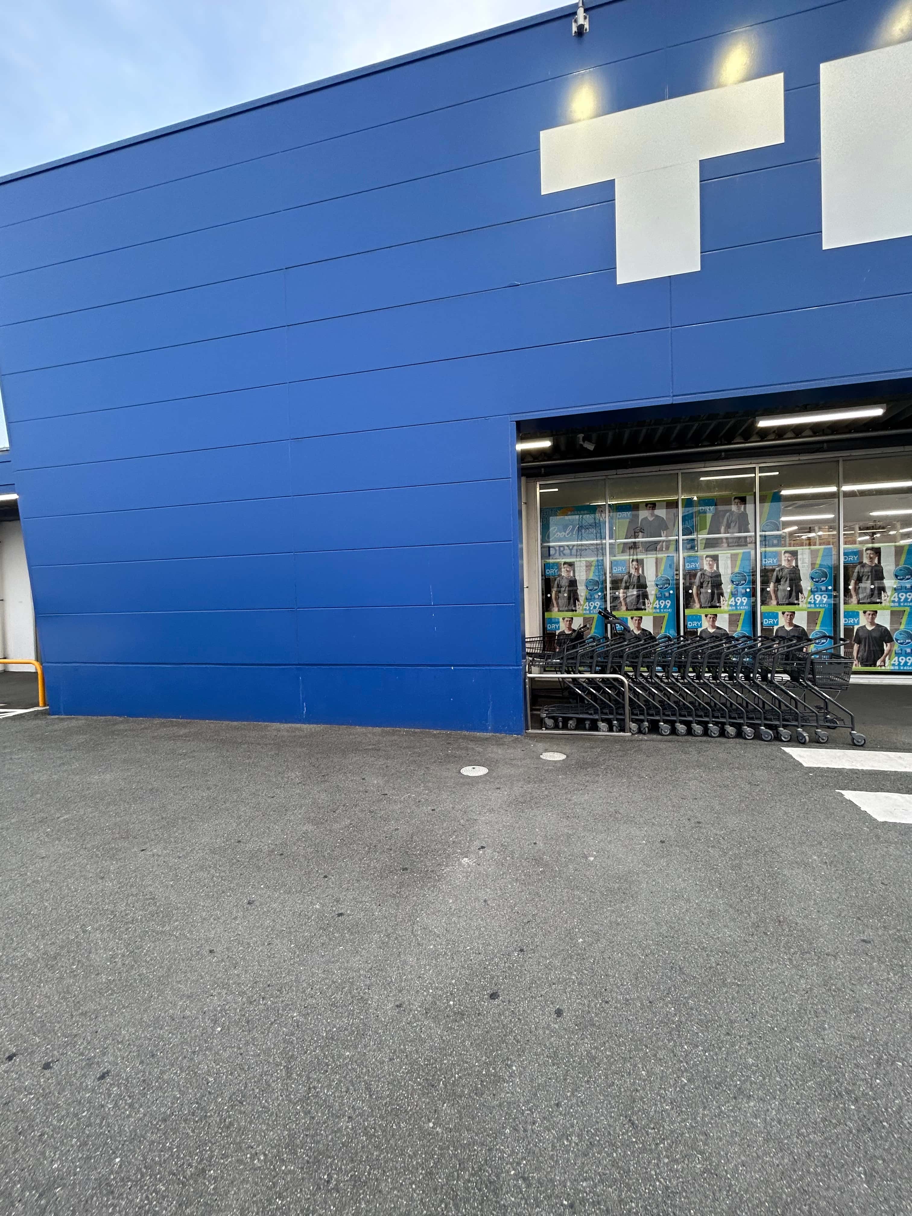 【出店場所】店舗正面左側