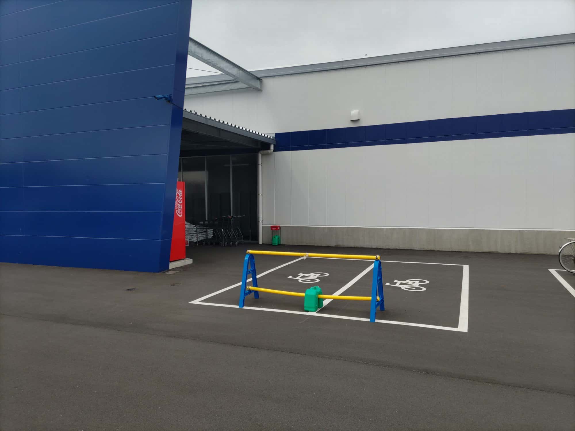 キッチンカー(調理営業)出店限定/屋外 Ⓐキッチンカースペース※電源準備中