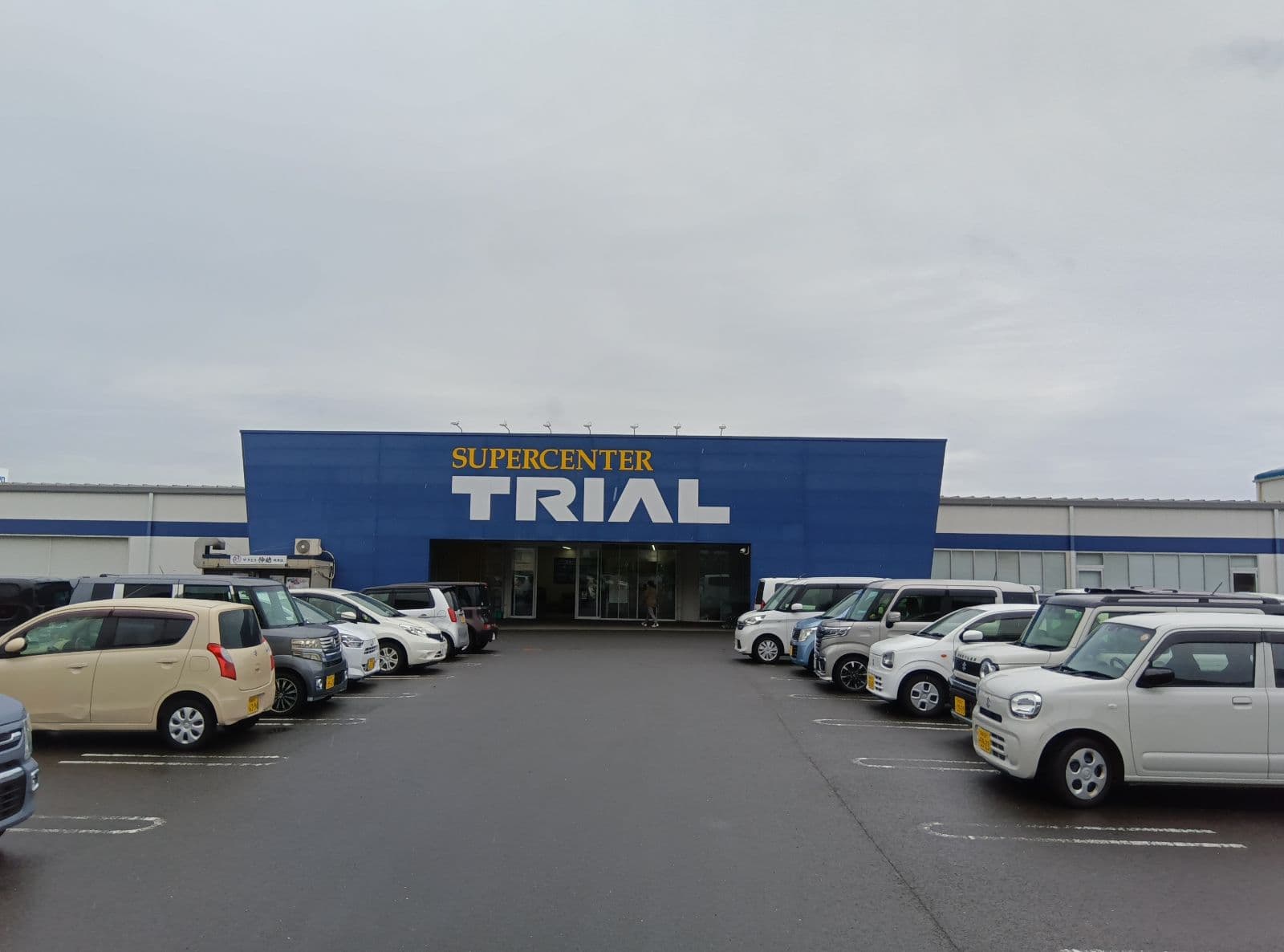 キッチンカー(調理営業)出店限定/屋外 Ⓐキッチンカースペース【入口正面右側】 ※焼き鳥は利用不可1