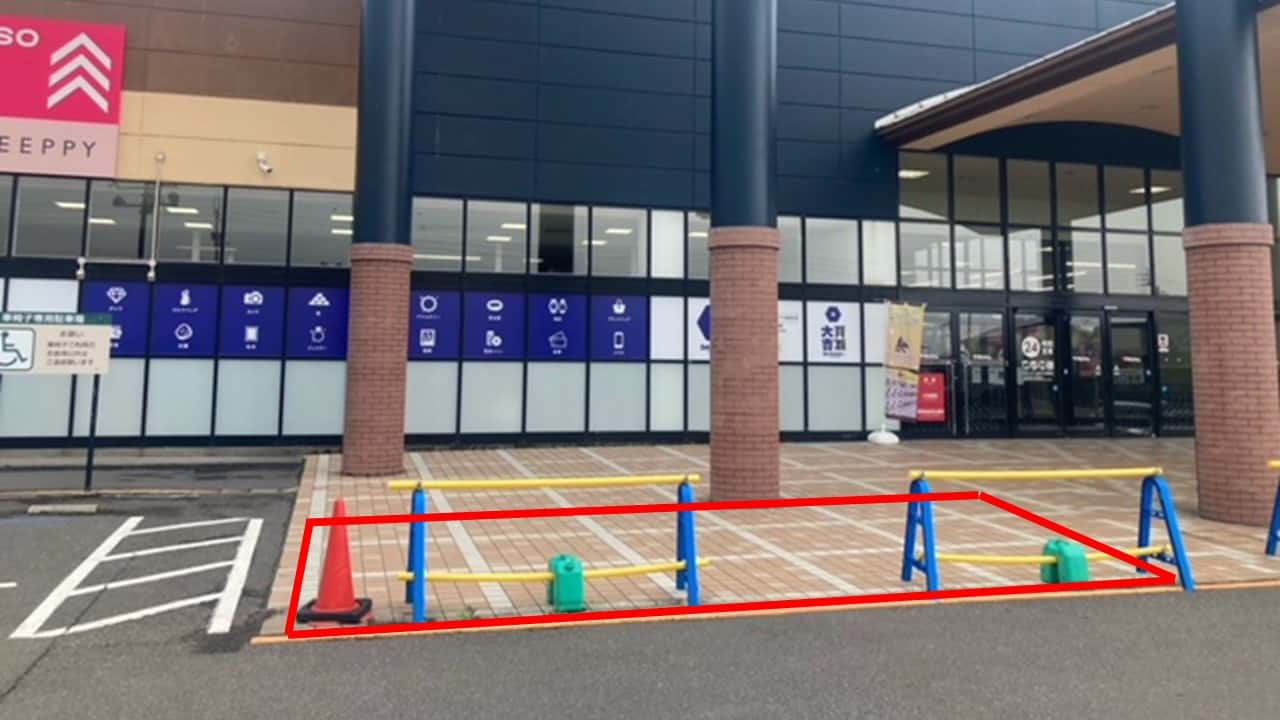 キッチンカー(調理営業)出店限定/屋外 ③キッチンカースペース【入口正面右側】