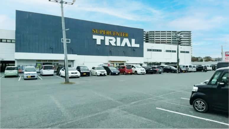 メガセンタートライアル福岡空港店