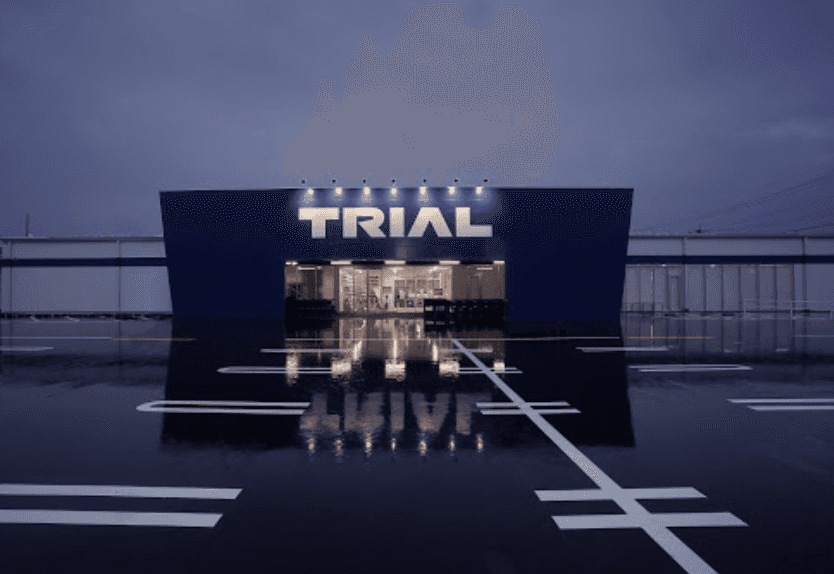 スーパーセンタートライアル長府店