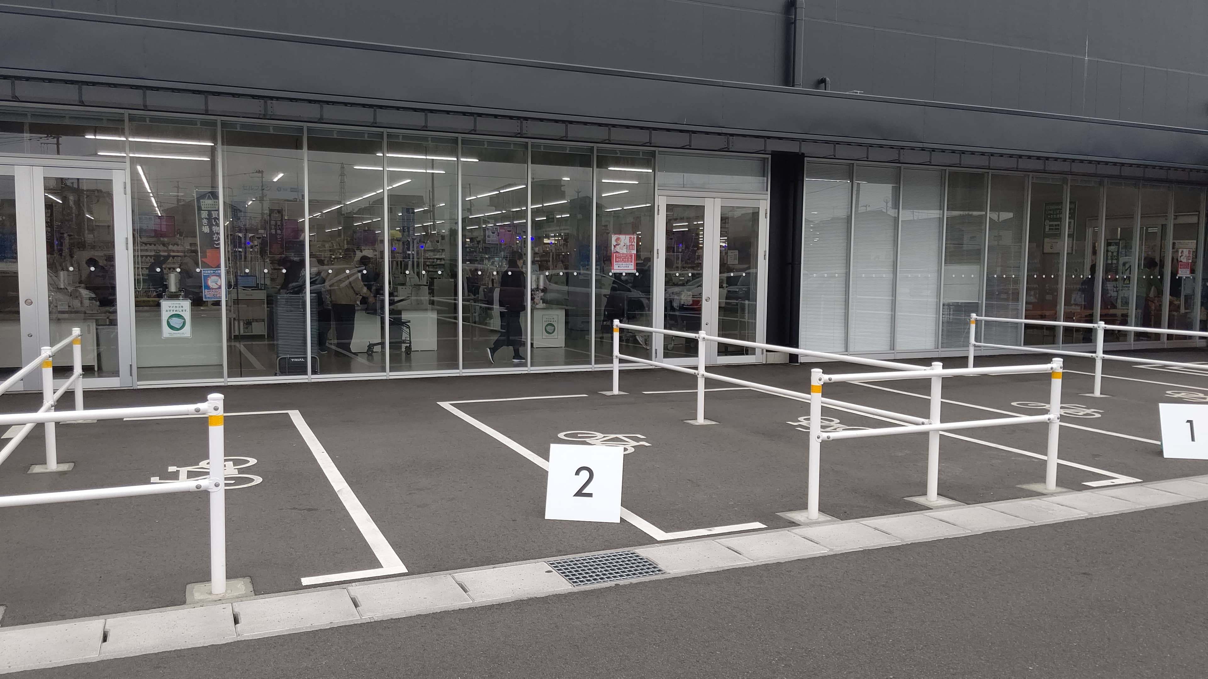 キッチンカー、食物販、プロモーションの出店が可能な「Ⓕ 屋外キッチンカースペース」