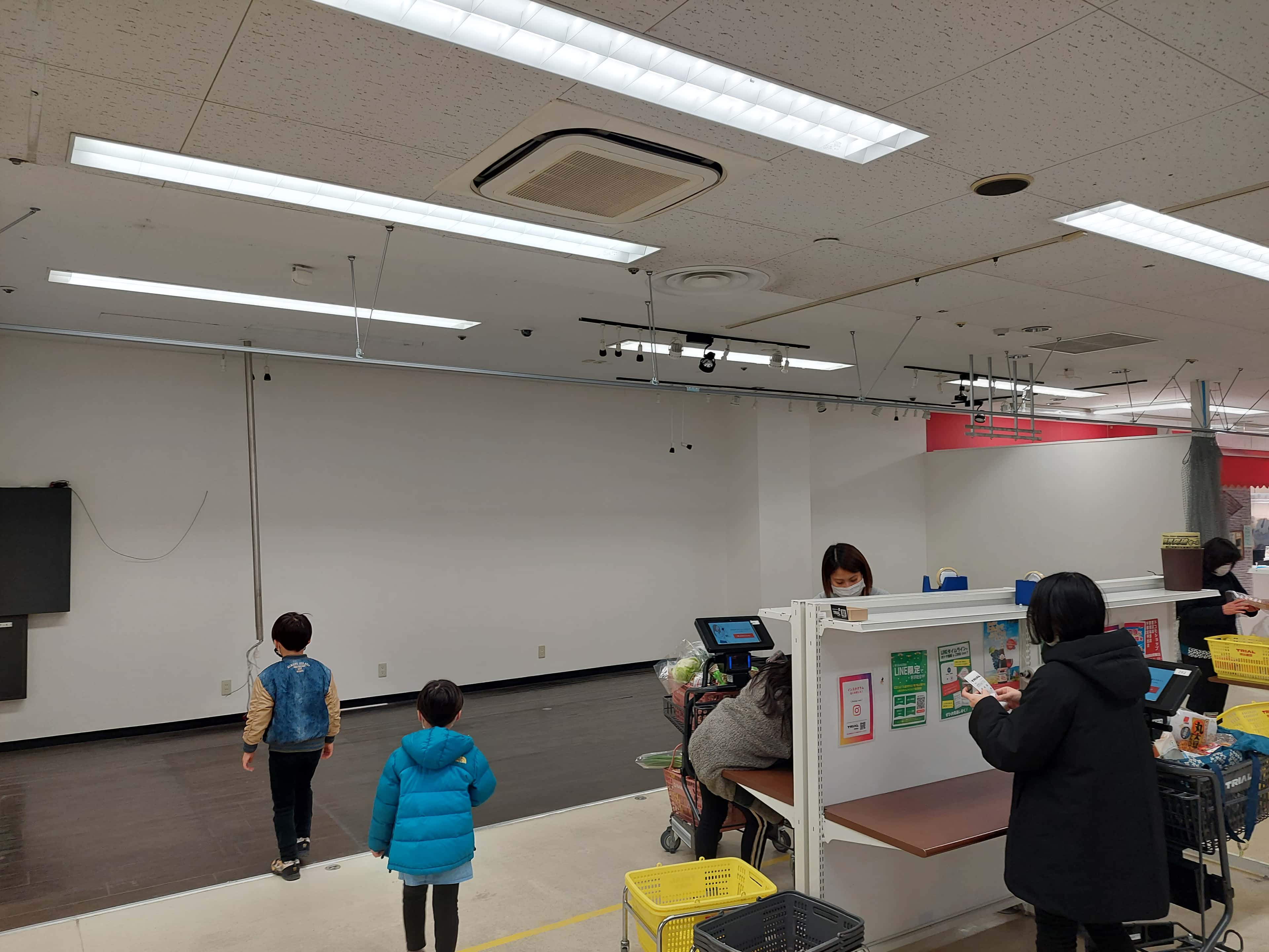 【平日限定】【買取・ウォーターサーバー不可】レジアウト付近のイベントスペース(全面貸し)