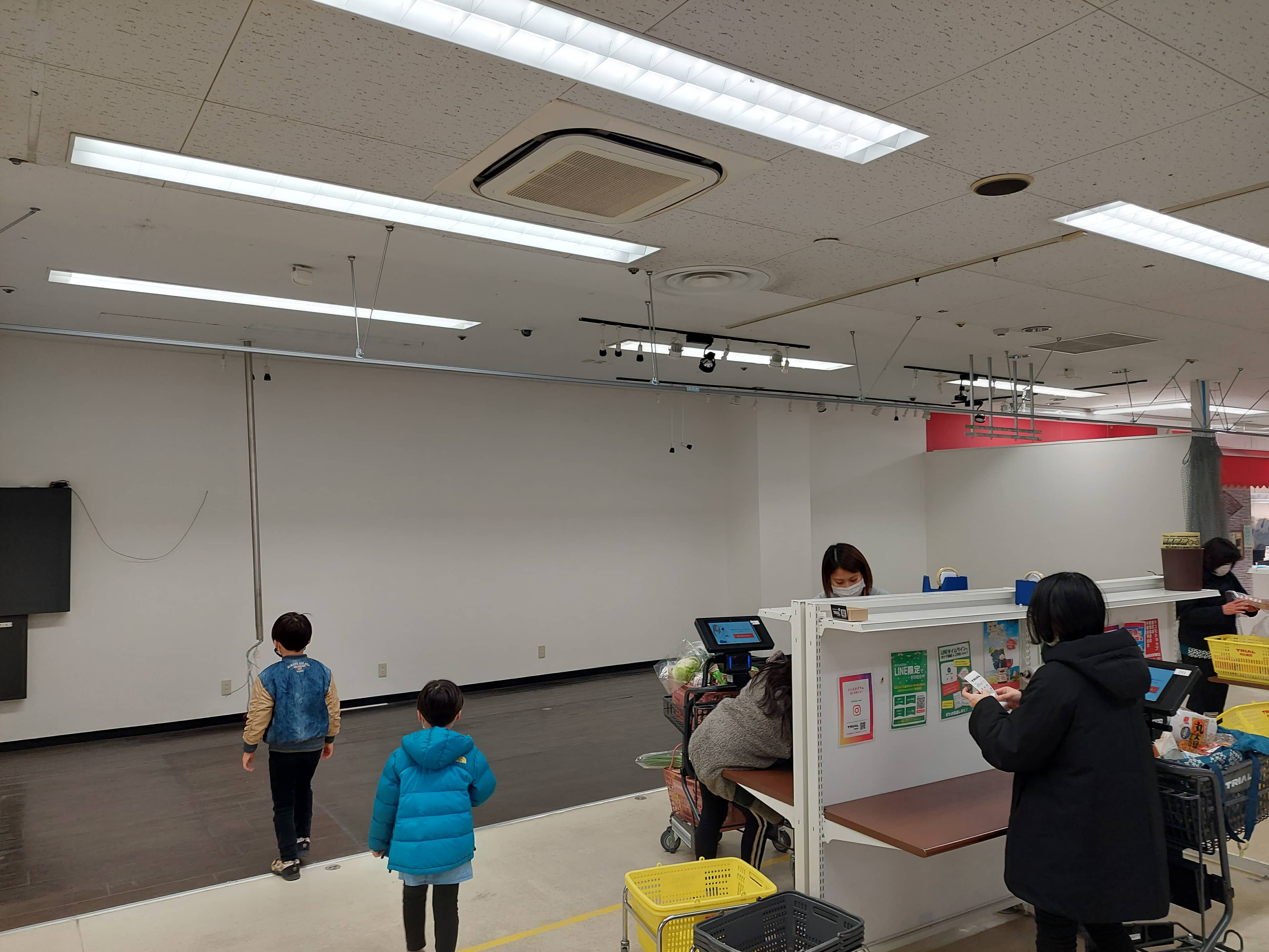 【平日限定】【買取・ウォーターサーバー不可】レジアウト付近のイベントスペース(全面貸し)