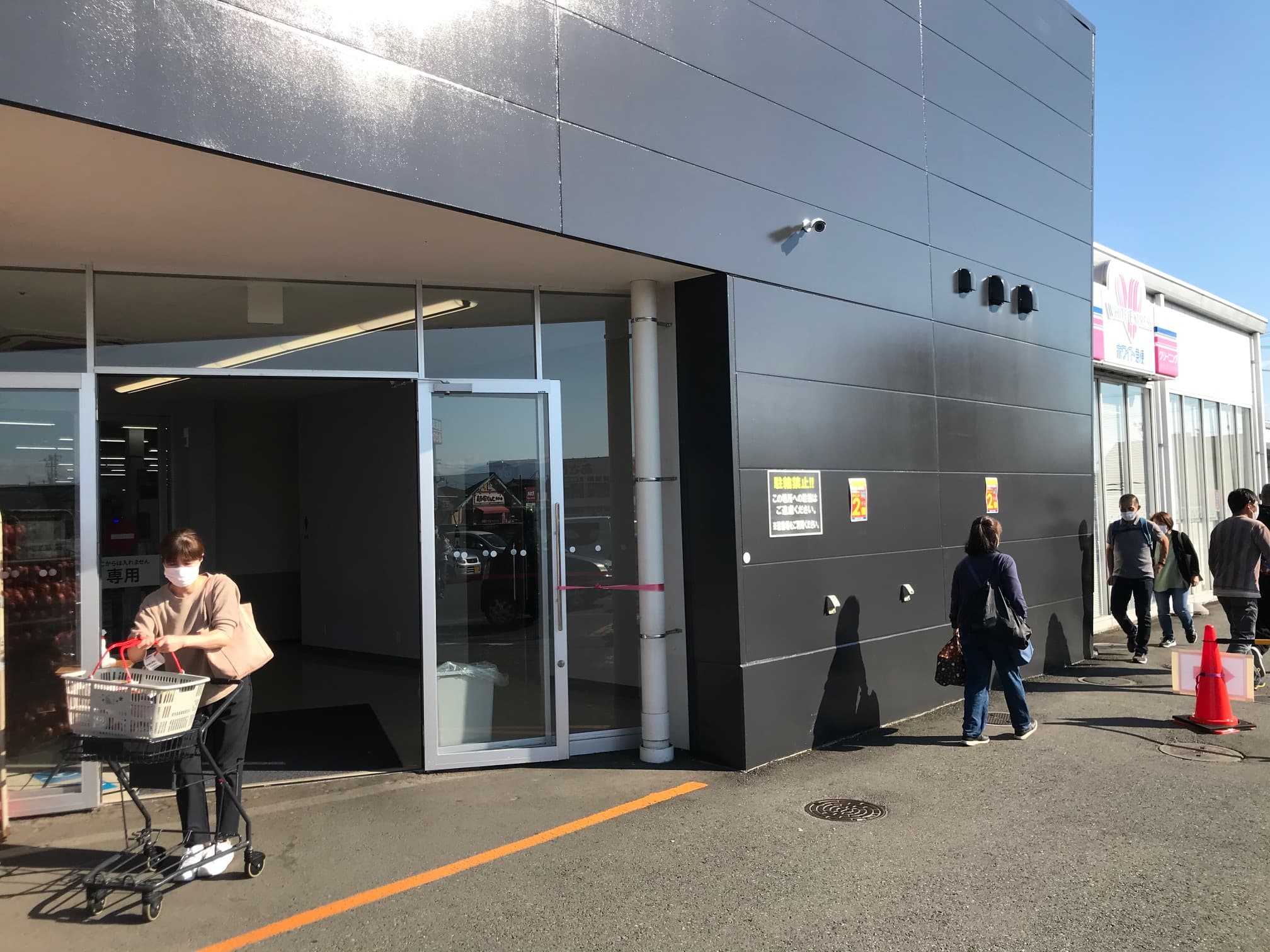 食物販の出店や 販促プロモーションが可能な『【正面右側】Ⓑ 屋外 催事/マルシェスペース』2