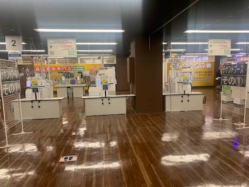 プロモーションや物販が可能なレジ前ブース①