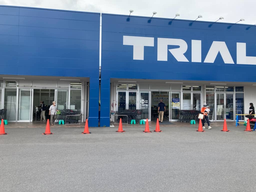 食物販(キッチンカー/テント)やPR活動の出店が可能な屋外イベントスペース