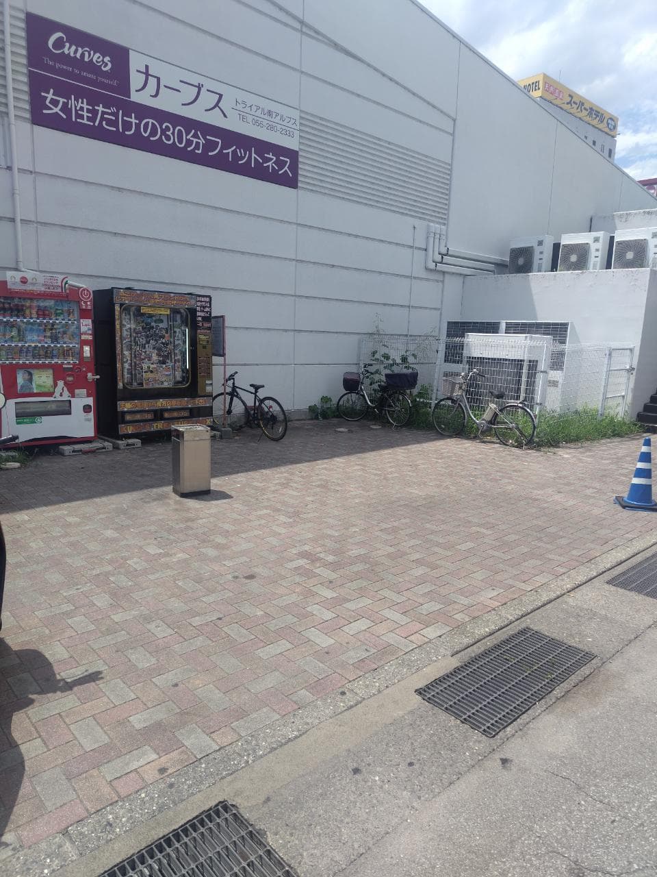 【トライアル★キャンペーン実施中!】キッチンカーや食物販に利用可能な東口屋外スペース1