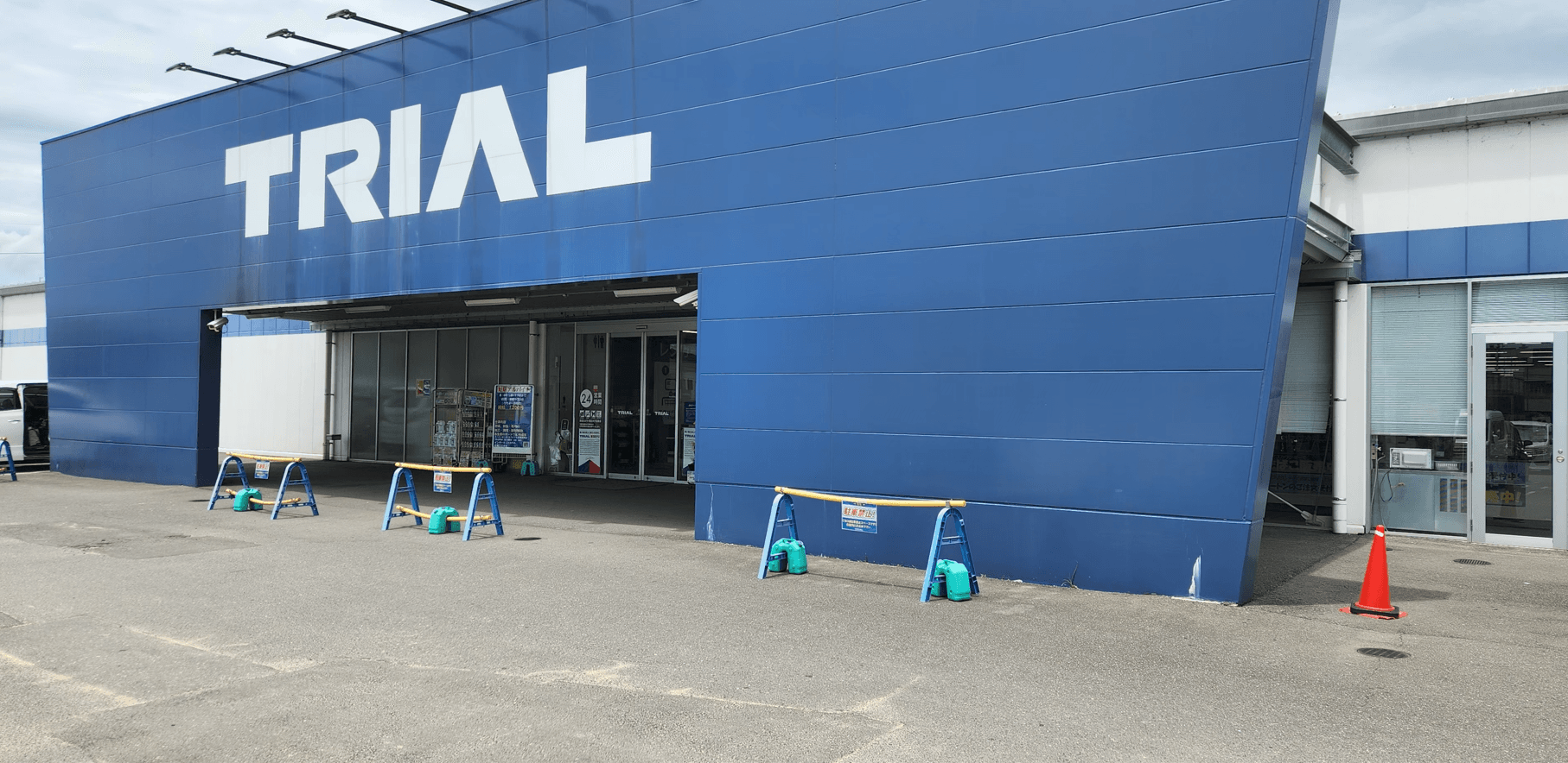 キッチンカー(調理営業)出店限定/屋外スペース2