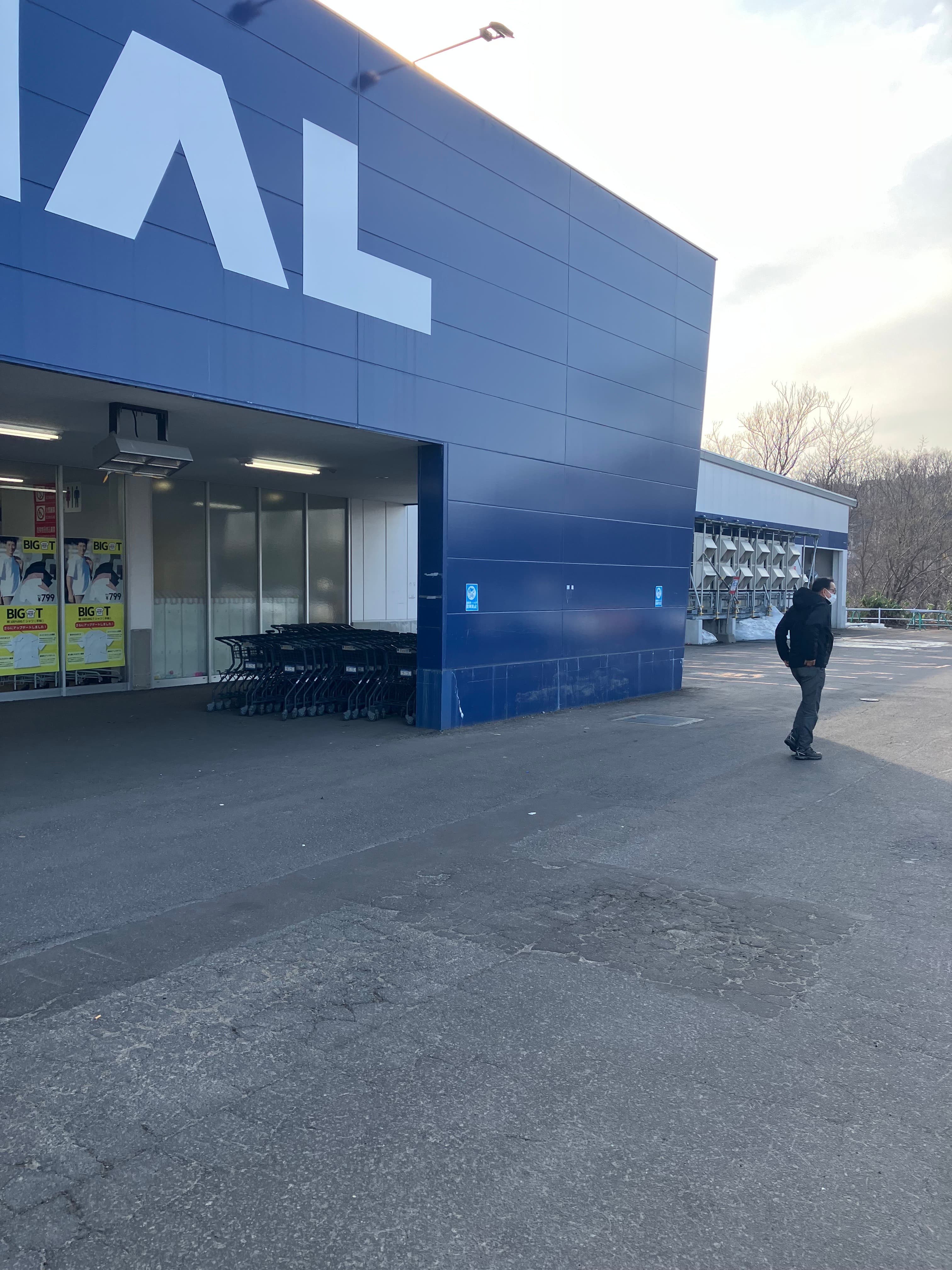 キッチンカー(調理営業)出店限定/屋外 Ⓑキッチンカースペース_正面出入口【右側】